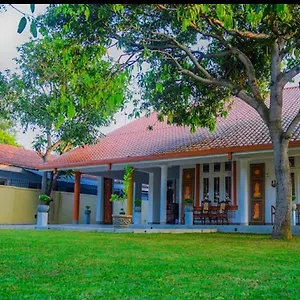 https://ace-boutique-airport.kandyhotelsnow.com