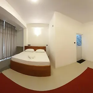 https://sky-heaven-hotel.kandyhotelsnow.com