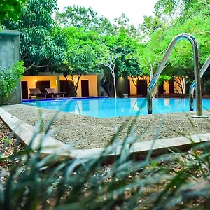 https://tropicara-resort.kandyhotelsnow.com